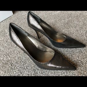 Nine West sz 10 3” heel dark silver